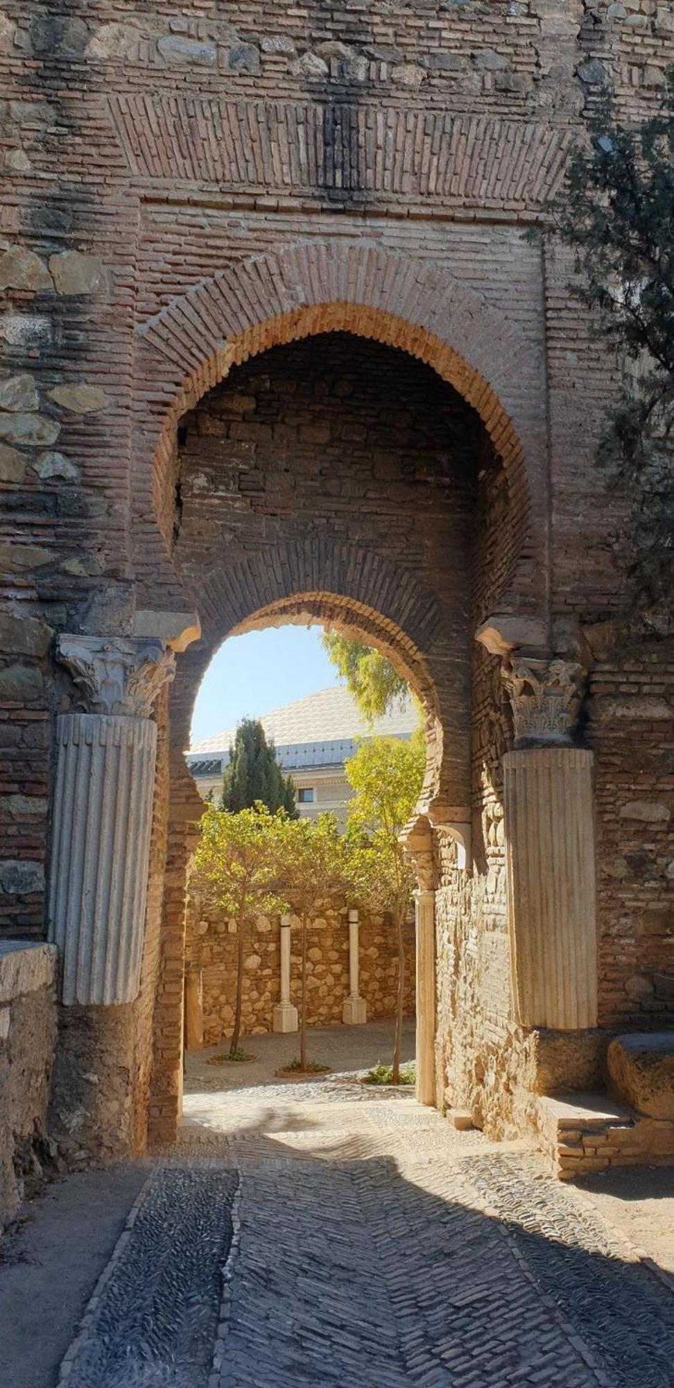 Апартаменты La Bella Escondida Piscina Campo De Golf Solarium Y Parking En Centro Historico Малага Экстерьер фото